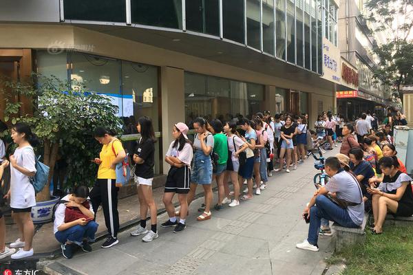 A coffee shop started using coffee grounds to fertilize plants in its outdoor seating area