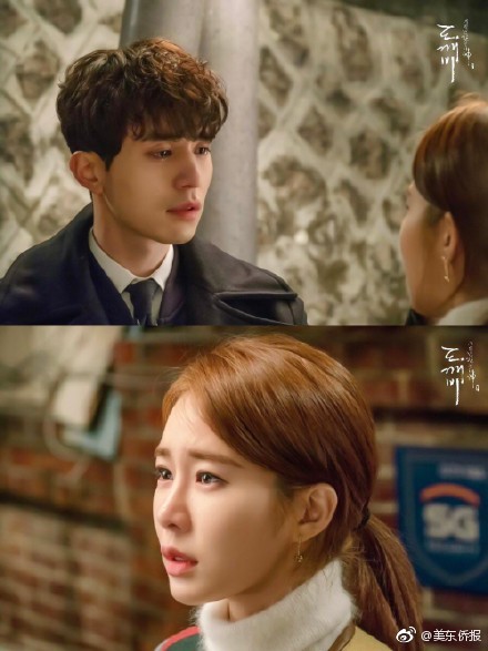 A sports team signed a new star player from another team