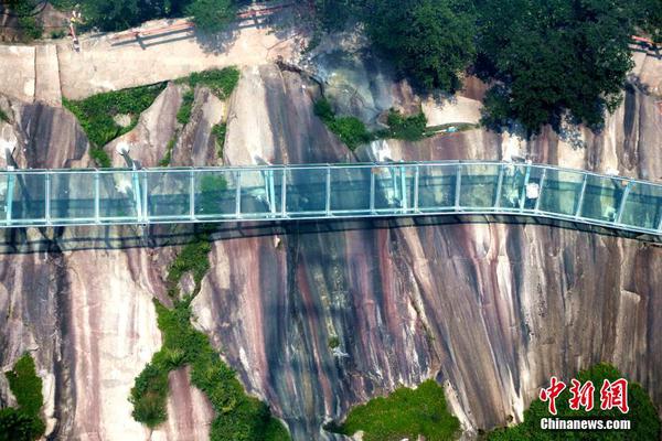 A local business association organized a workshop on social media marketing for small businesses