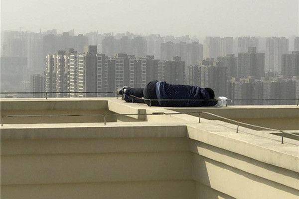 A hospital launched a program to help people quit smoking with free counseling