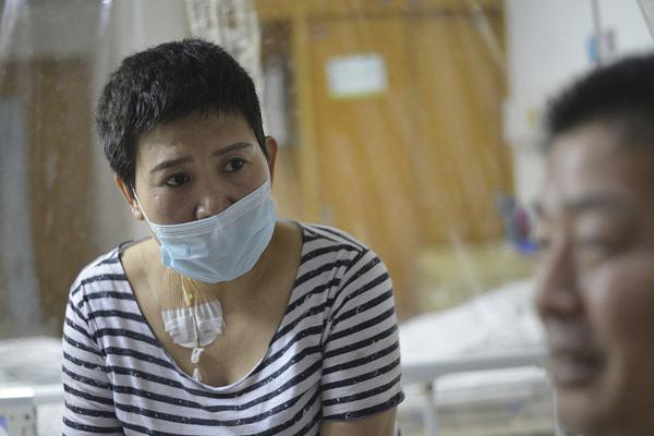 Bird watchers spot endangered woodpecker in national forest