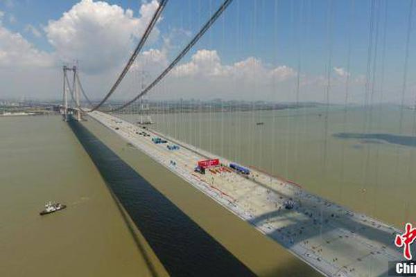 A scientist discovered a way to convert plastic waste into clean fuel