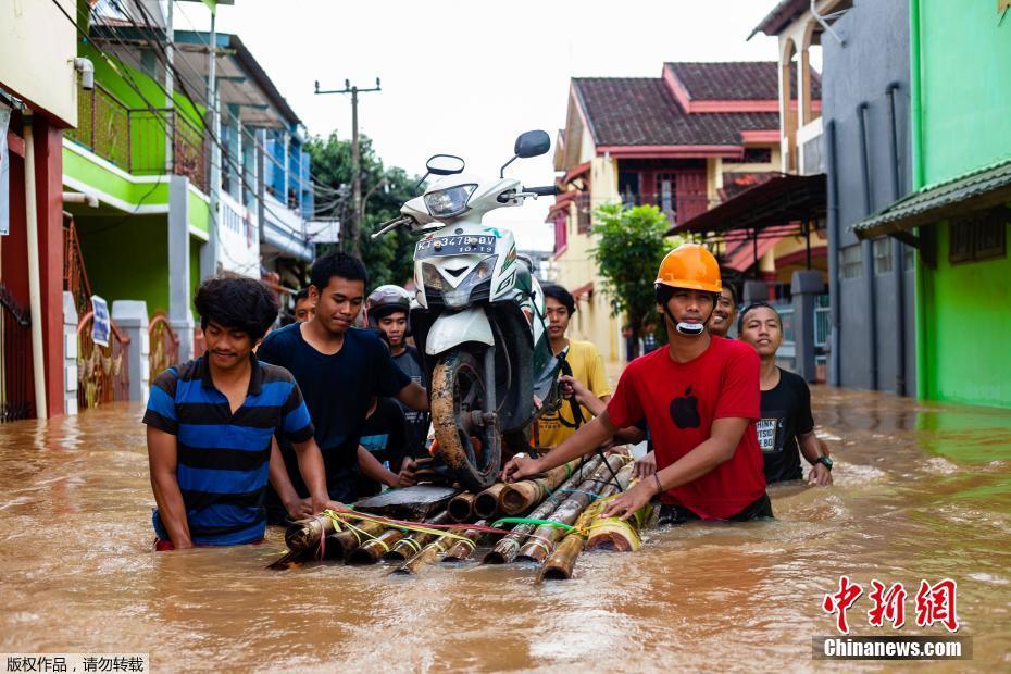 A fashion store donated unsold clothing to a nonprofit that helps homeless individuals