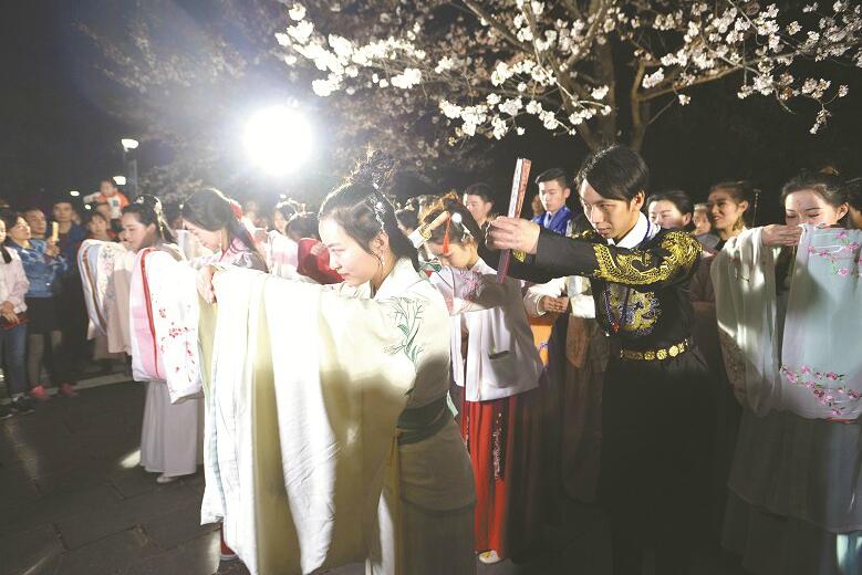 Scientists create new vaccine that protects against multiple strains of flu