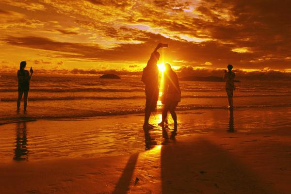 The national parliament passed a new law to protect consumers from false advertising imposing heavy fines on violators