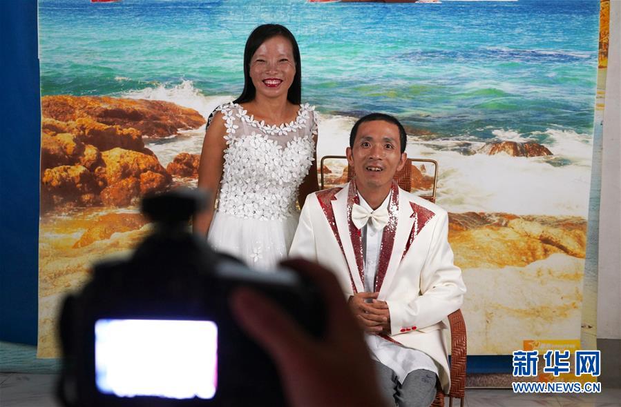 A large retail company said it will phase out single-use plastics in all its stores by the end of 2025