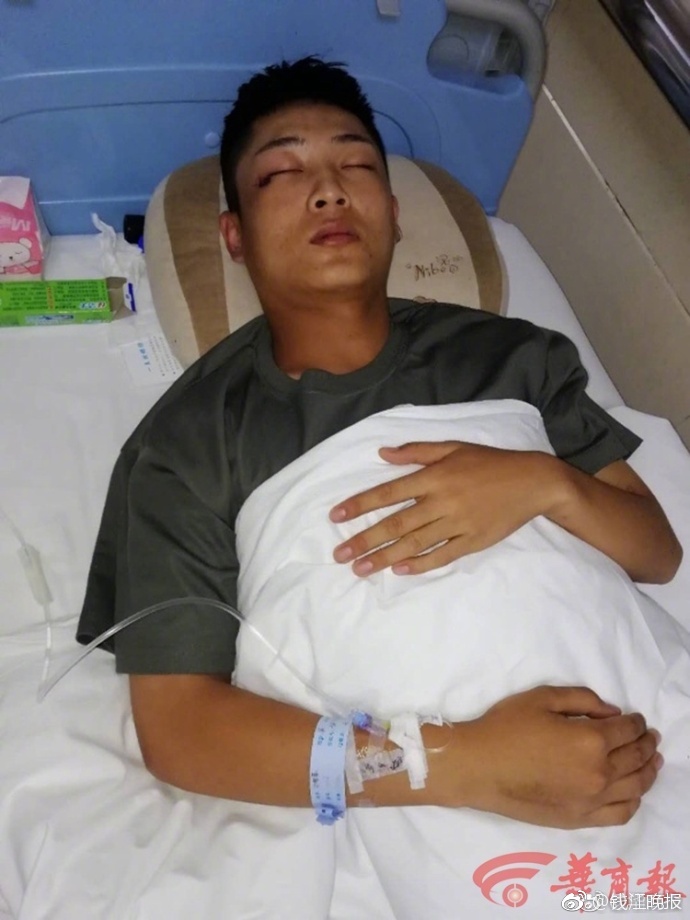 The government launched a campaign to promote tourism in small towns with historic sites