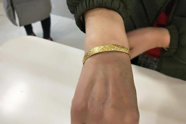 A famous chef opened a new restaurant specializing in local cuisine