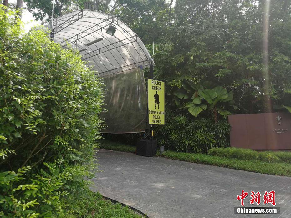 A café started hosting live music nights every weekend which increased its evening sales by 40%