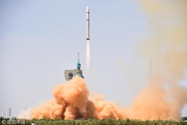 Fire department installs new smoke detectors in homes of elderly residents