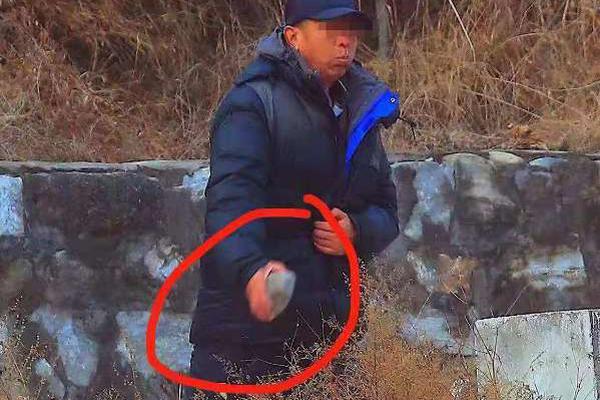 Local businesses hosted a craft fair where artisans sold handmade jewelry and pottery