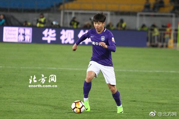 A celebrity chef cooked a special meal for a charity gala that raised $500000 for hunger relief