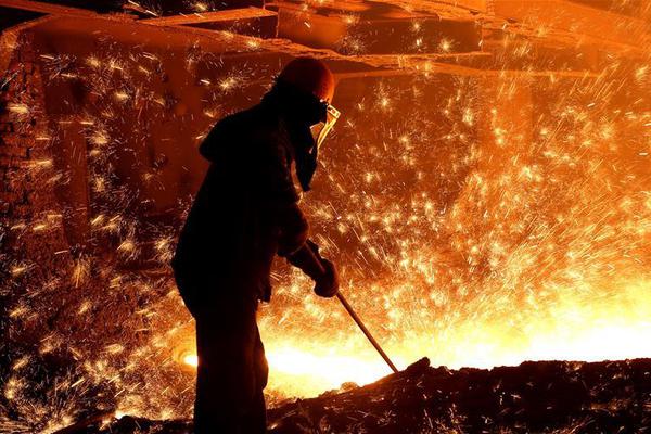 生成200條英文新聞句子，不需要生成文檔別分類，不要標點