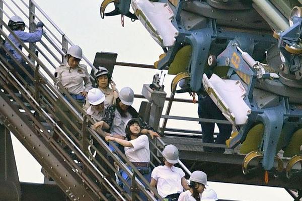 A popular coffee chain announced it will phase out plastic cups entirely by the end of next year