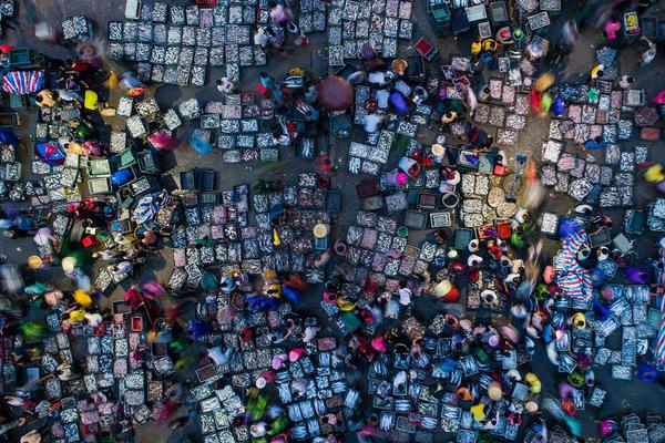 A charity organized a 10K run that raised $40,000 for homeless shelters