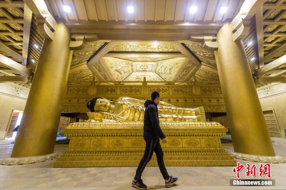 Local farmers market introduces weekly workshops on organic gardening techniques