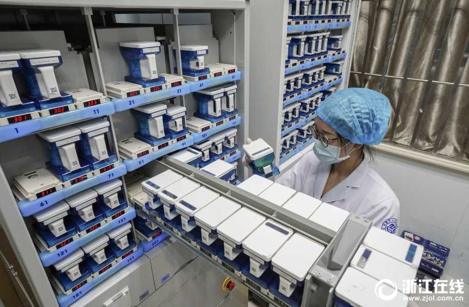 Local government organizes cleanup event for riverbank polluted by litter