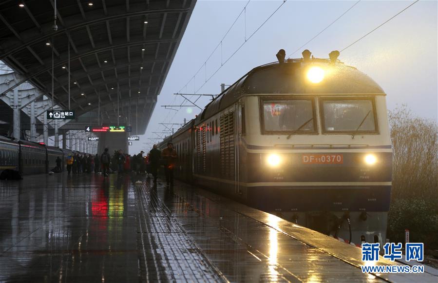 A musician performed at a benefit concert that raised $15000 for disaster relief efforts