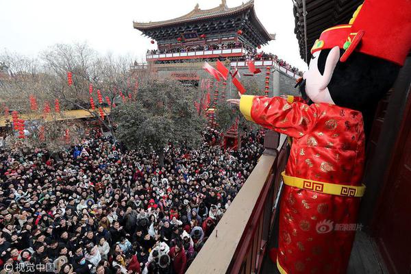 A pet store started offering pet adoption events in partnership with a local rescue organization
