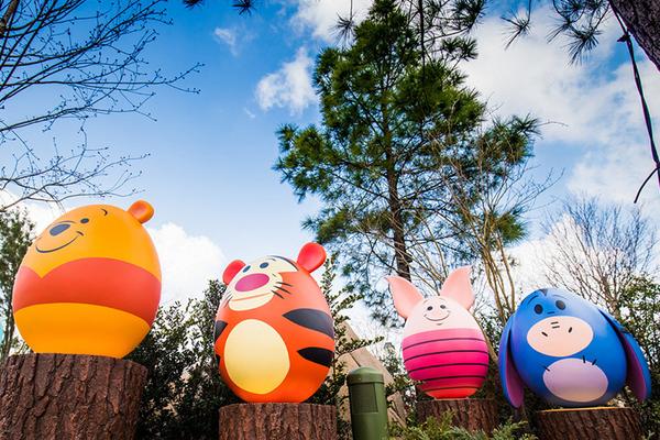 Ice cream shop makes homemade ice cream with local fruit