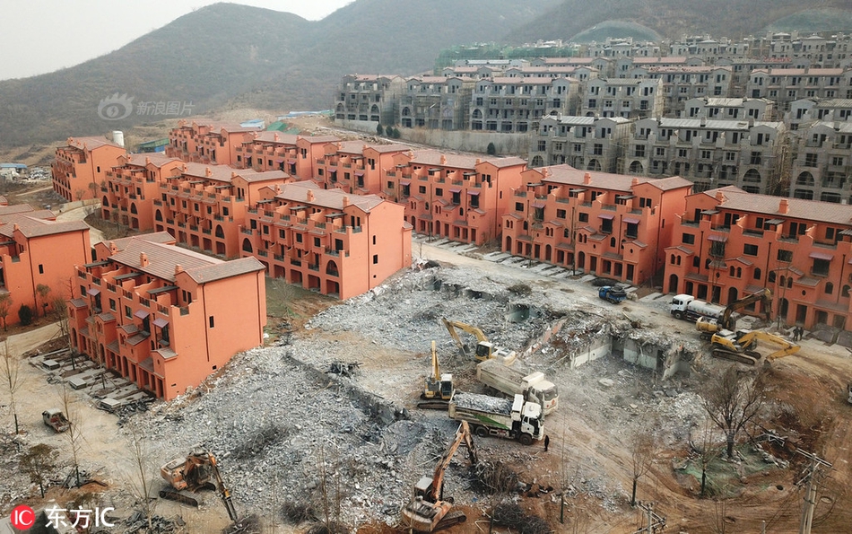 Researchers developed a new vaccine that protects against multiple strains of the flu