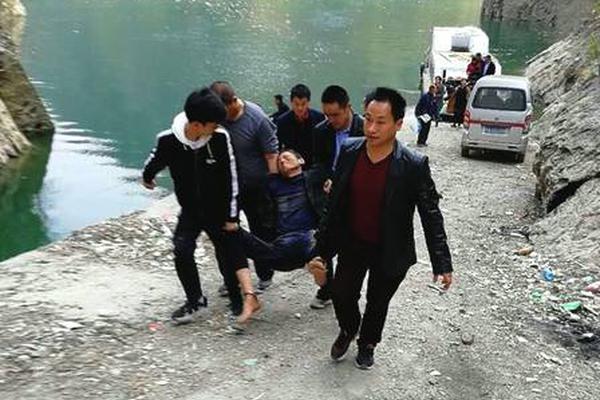 Local farmers reported a record harvest of apples thanks to mild weather and new fertilizers