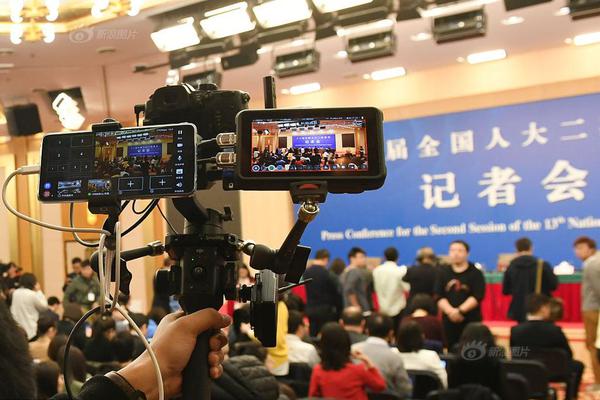 A large retail company said it will phase out single-use plastics in all its stores by the end of 2025