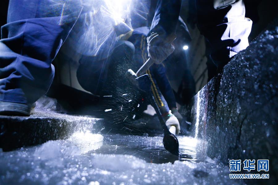 The government planned to build more bike-sharing stations in the city