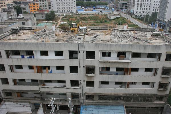 Tennis tournament attracts top ranked players from around the world to local courts