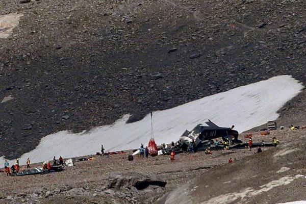 Florist partners with local flower farms to provide fresh seasonal arrangements