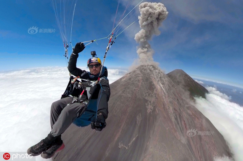 A research team discovered a new way to clean up oil spills more effectively