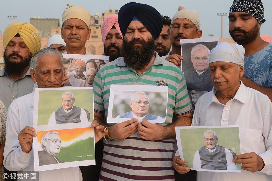 Study shows that eating nuts daily lowers risk of heart disease in middle aged adults