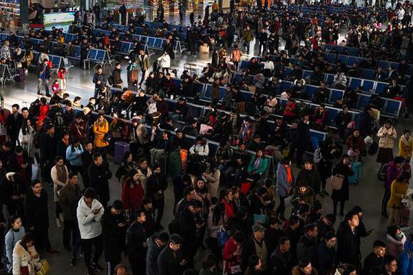 Weather forecasters warned of possible flooding in coastal towns due to high tides