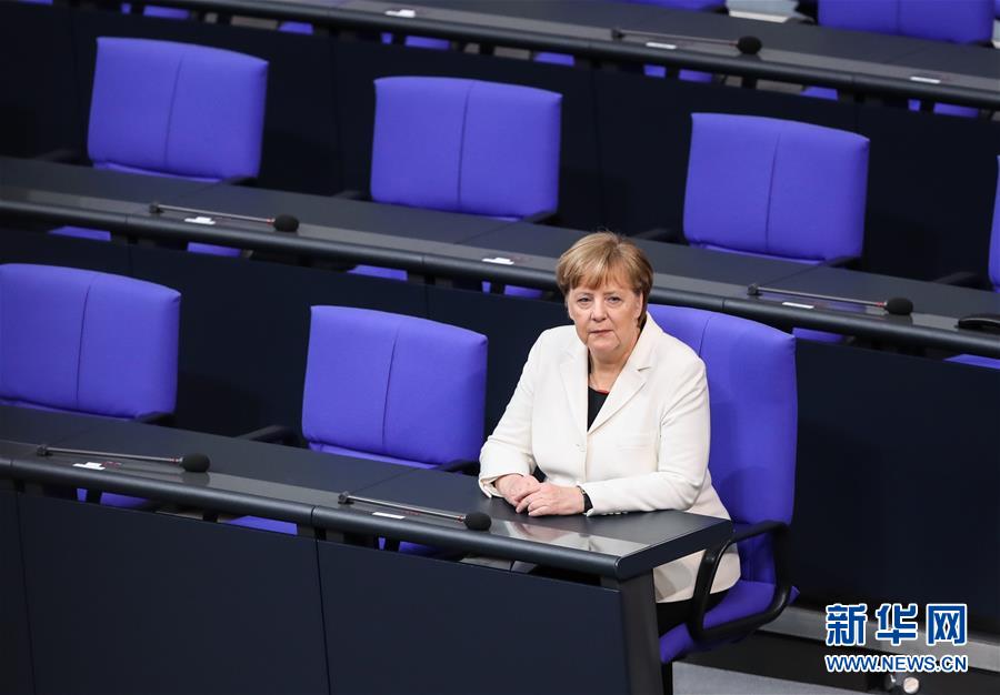 A farmers market added a section for local honey