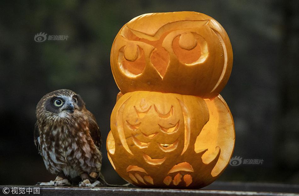 Research shows that volunteering improves mental health and happiness