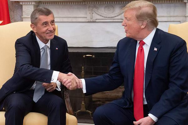 A major airline added new in-flight snacks and meals made with organic ingredients