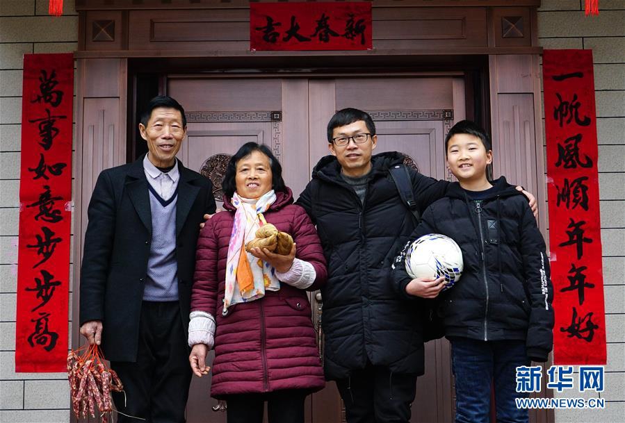 A heatwave swept across southern regions, with temperatures reaching record highs and prompting heat advisories.