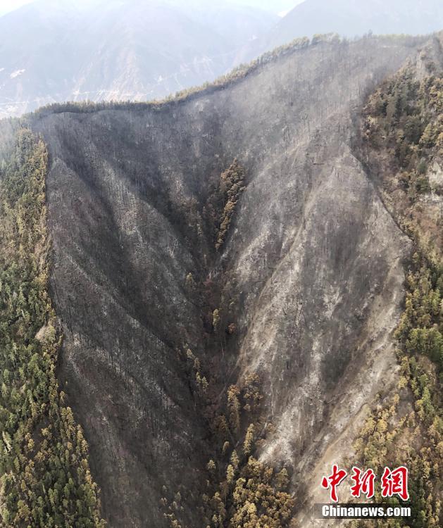 A new study indicated that reading aloud to young children helps develop their listening skills