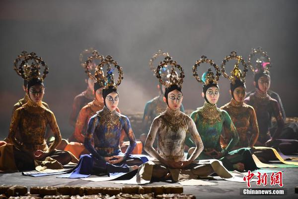 A powerful storm hit the eastern coast causing widespread power cuts and forcing coastal residents to evacuate