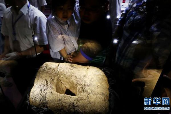 Research shows that volunteering improves mental health and happiness