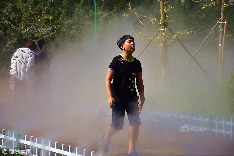 A city council discussed plans to improve water quality in local lakes