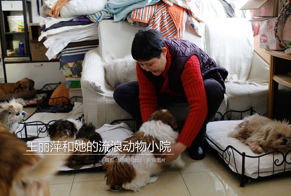 A photographer hosted an exhibition of black-and-white photos of the city’s historic downtown