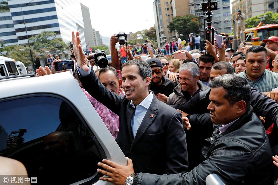 A study found that eating a handful of walnuts daily can improve brain function