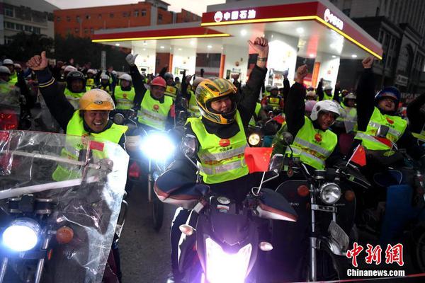 A fire department conducted a water rescue drill on a local lake