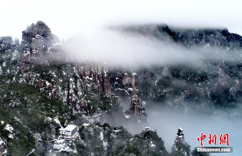 Scientists developed a new lightweight material for use in aircraft