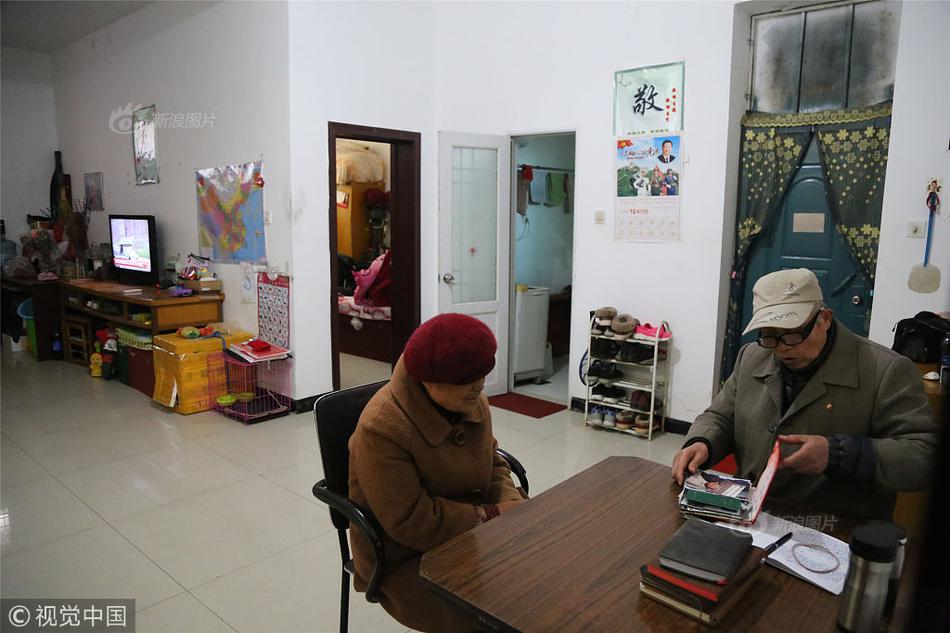 Fire department installs free smoke detectors in homes of elderly residents