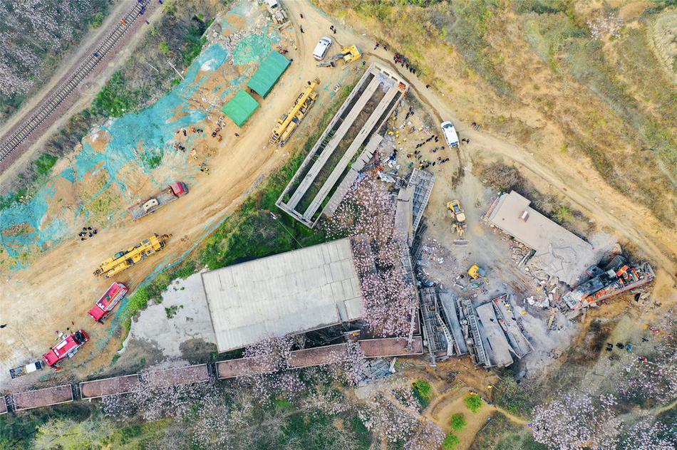 Middle school organizes field trip to science museum for students