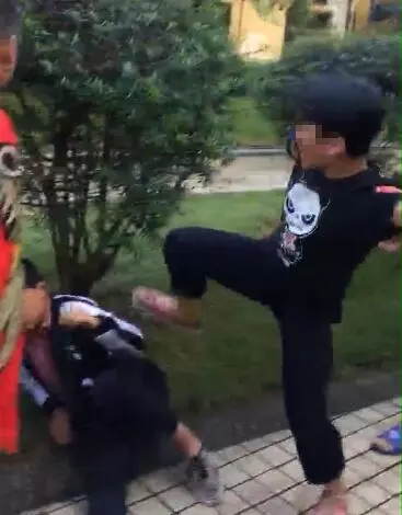 Doctors recommended avoiding screens for at least one hour before bed to improve sleep