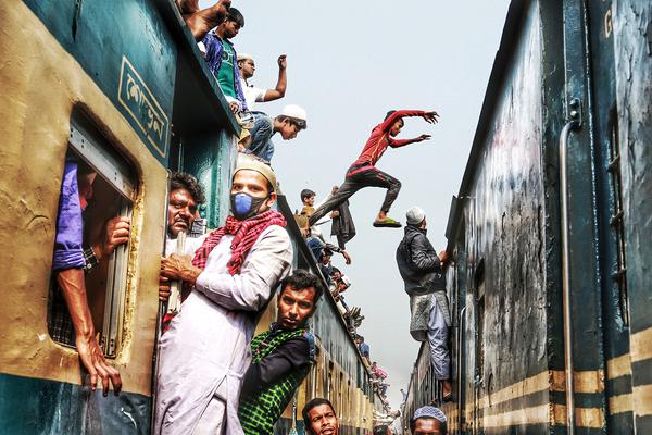 A museum hosted a workshop on pottery making for adults