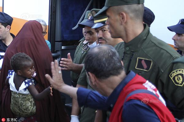 Community organizes cleanup event that removes 5 tons of trash from local river